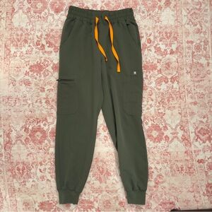 Figs Zamora Jogger Scrub Pants Moss green and orange XS